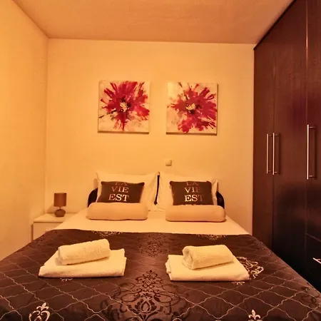 Marino 2 * ماكارسكا